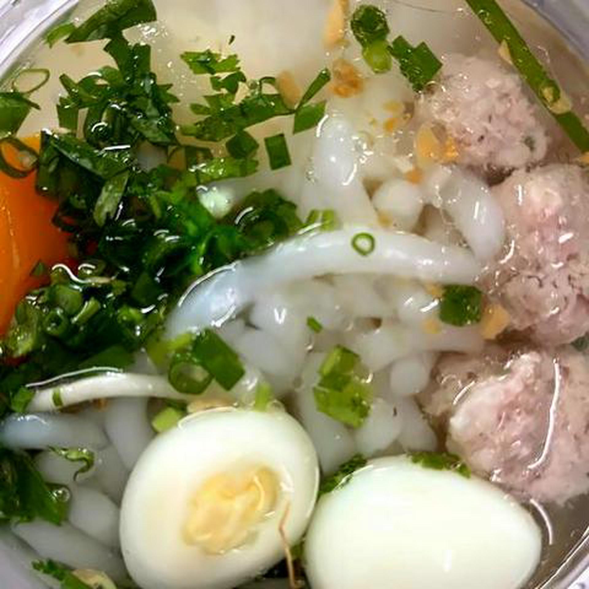 Hình ảnh Bánh canh thịt viên e bé
