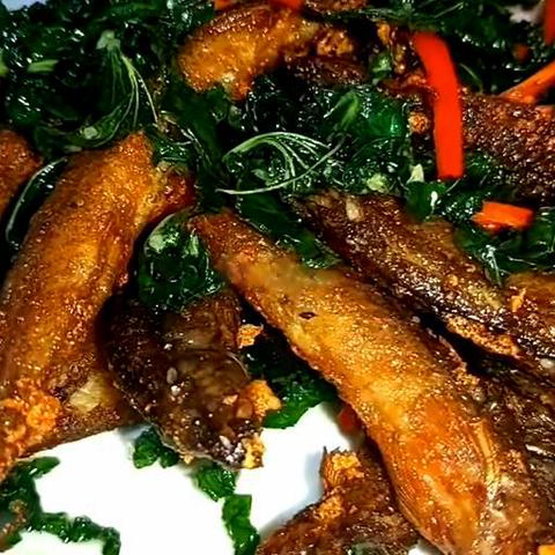 Hình ảnh Cá trích chiên lá lốt