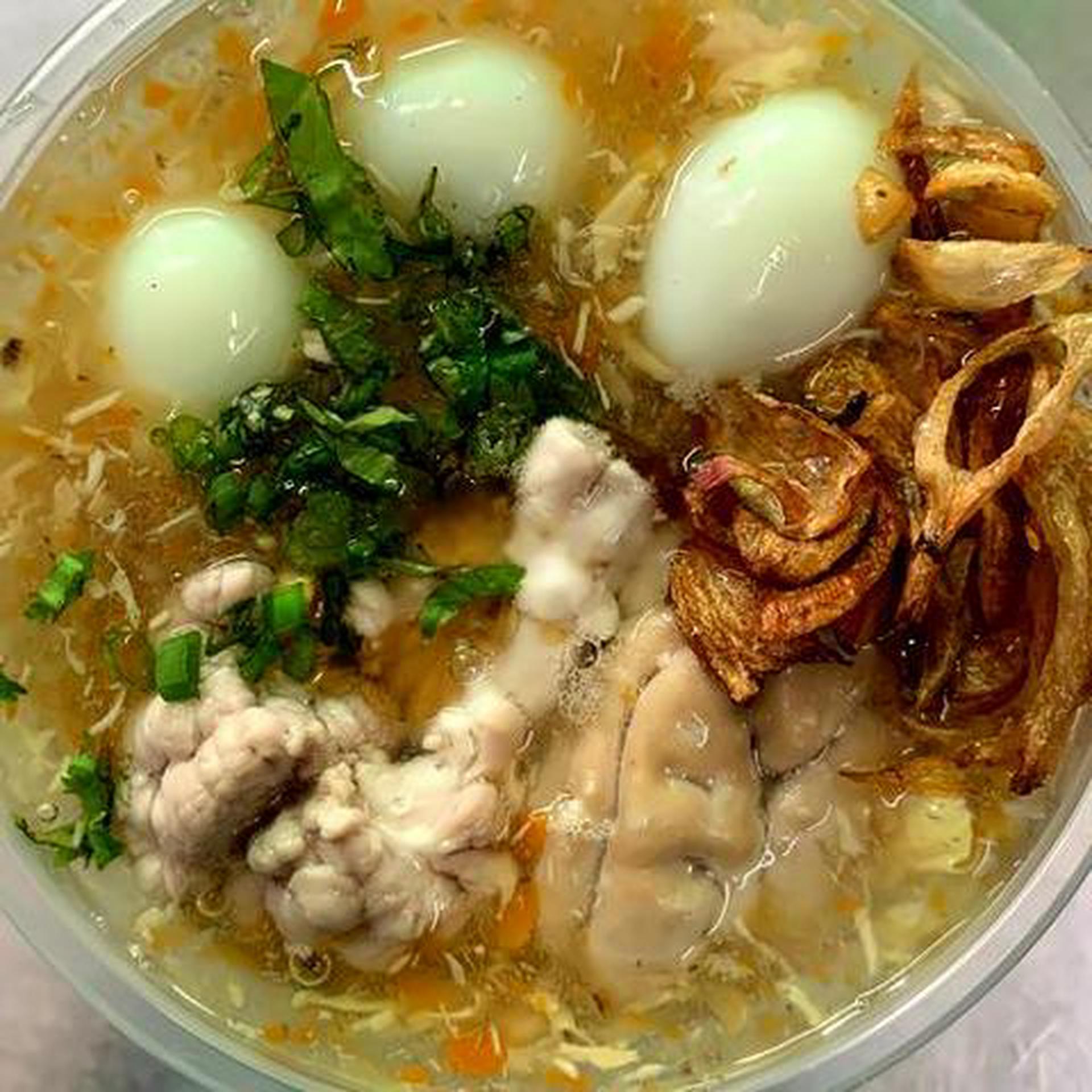 Hình ảnh Súp óc heo nguyên bộ e bé