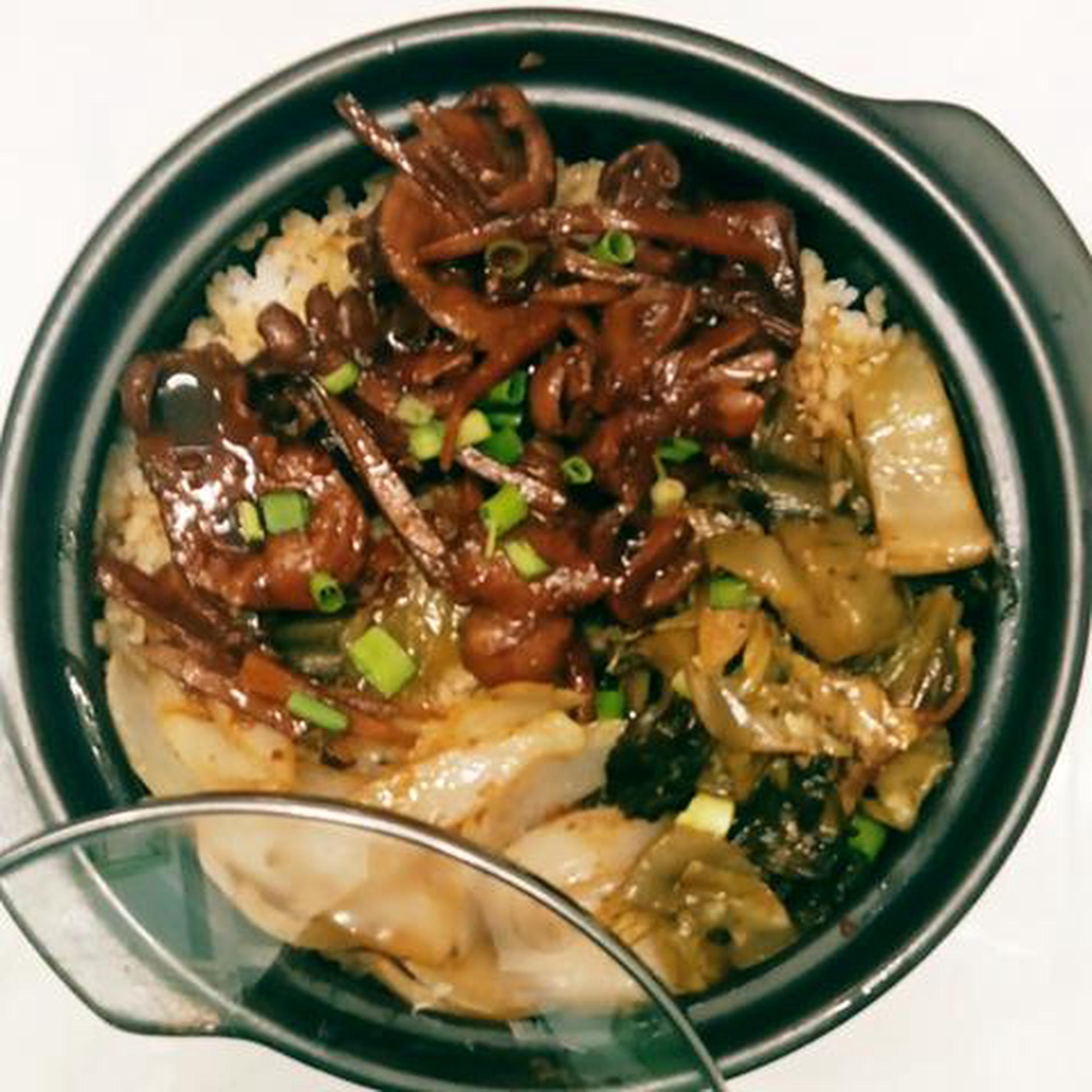 Hình ảnh Cơm Thố Mề Gà Cải Chua ( cay the nhẹ )