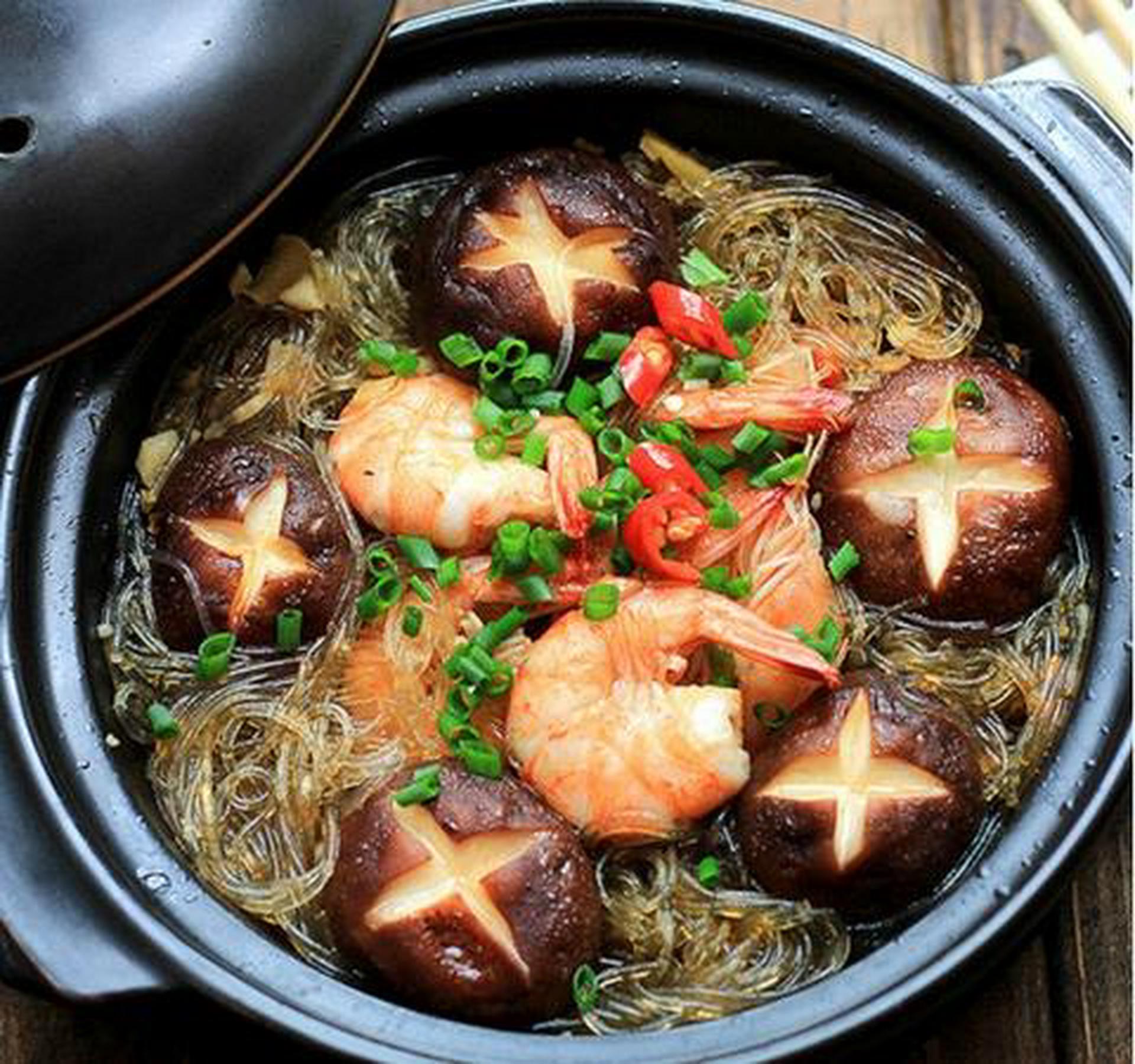 Hình ảnh Miến tôm tay cầm