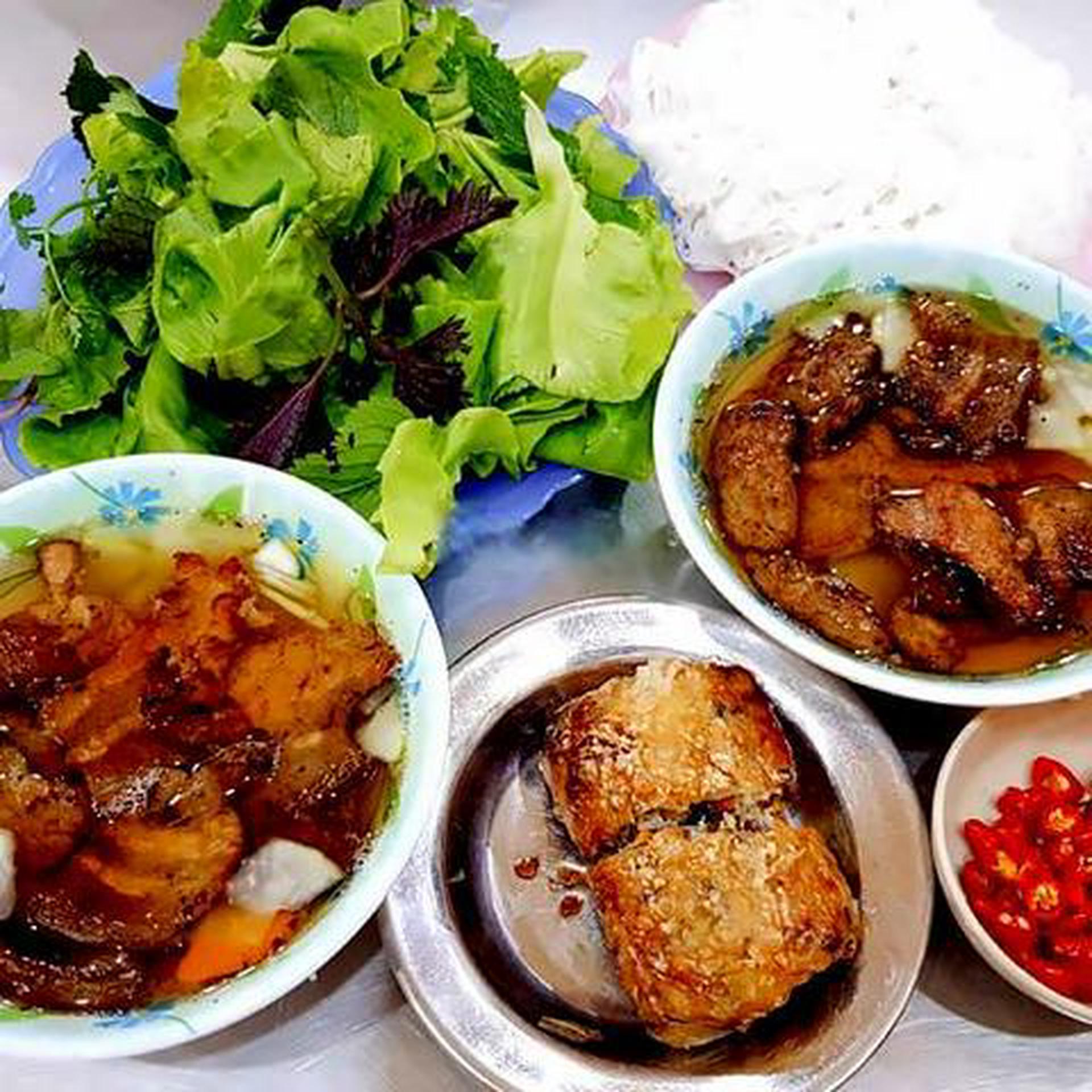 Hình ảnh Bún chả Hà Nội (chả giò)