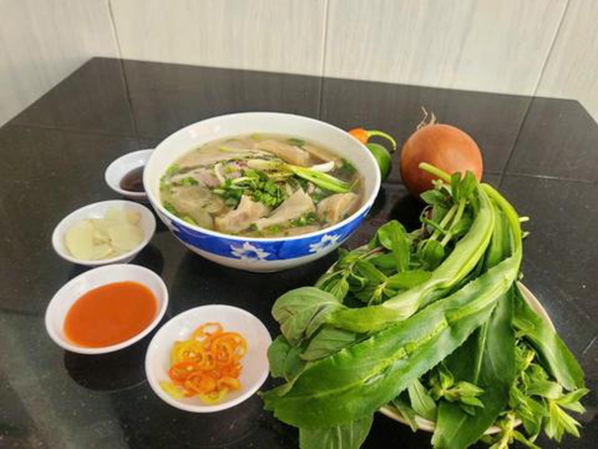 Hình ảnh Phở gân viên