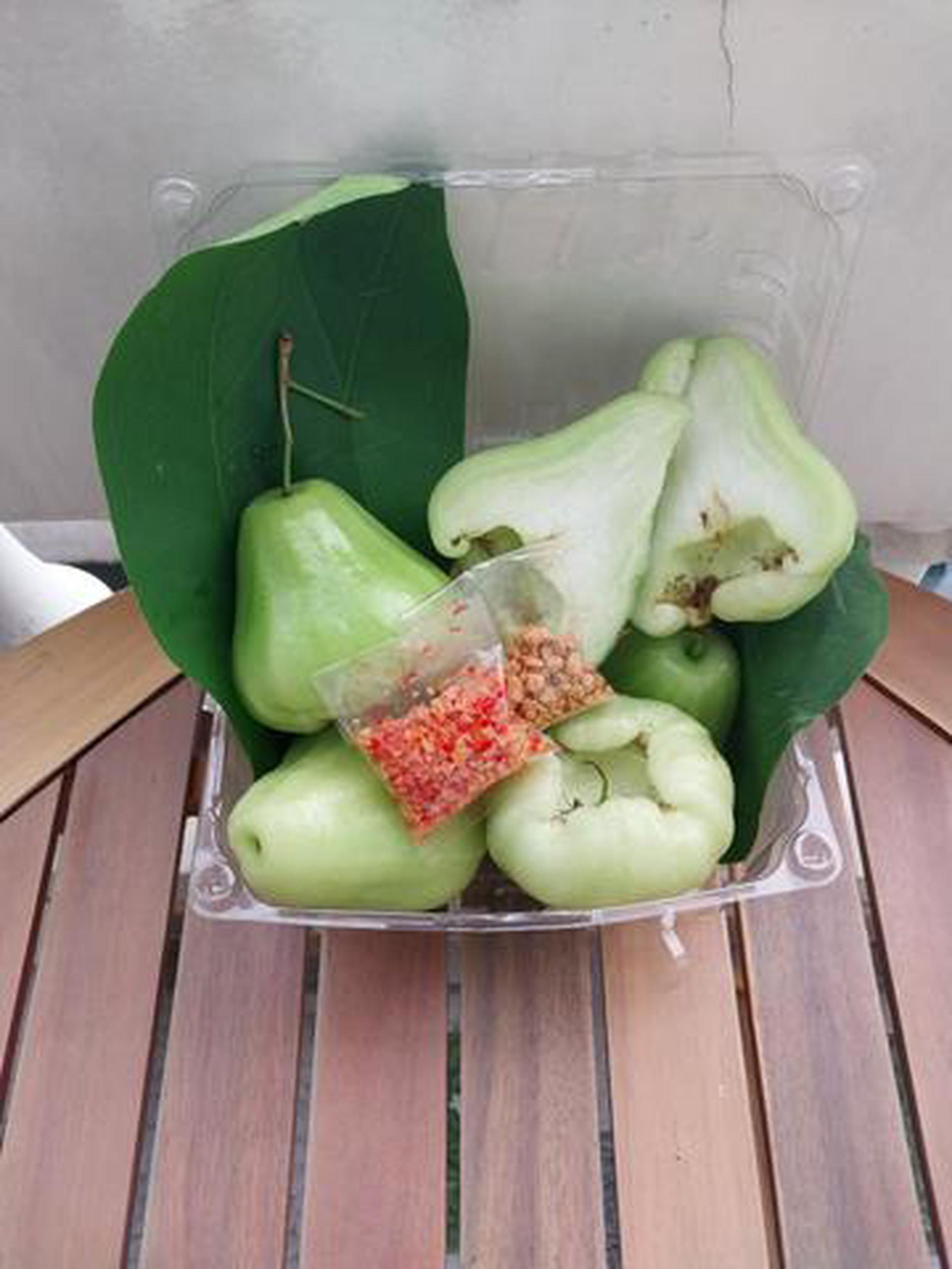 Hình ảnh Mận Tam Hoa Chua Ngọt  350gr
