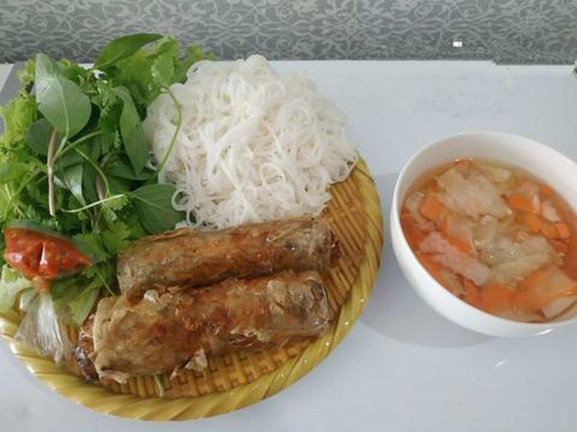 Hình ảnh Bún nem tôm thịt