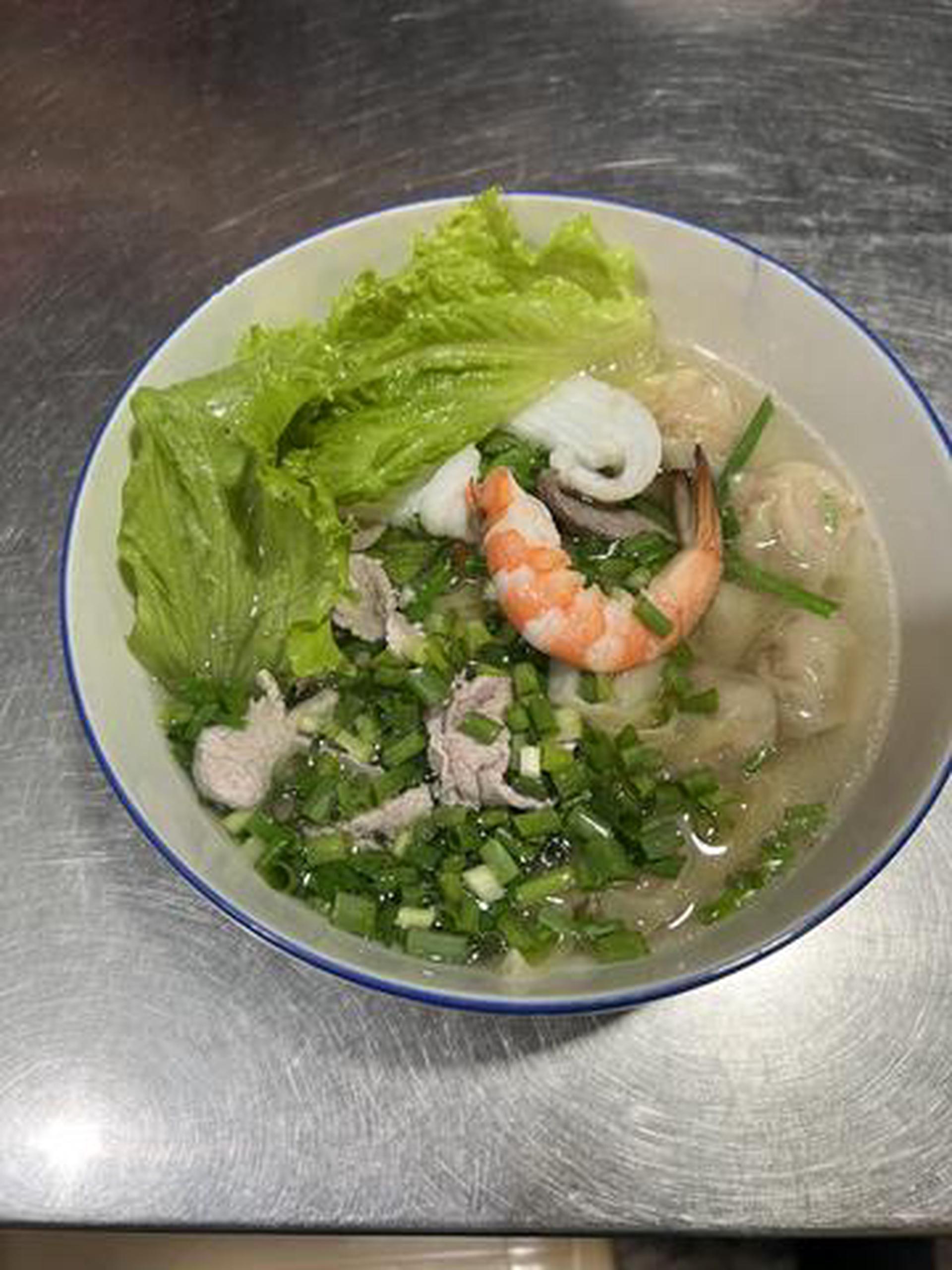 Hình ảnh Mì hoành thánh thập cẩm