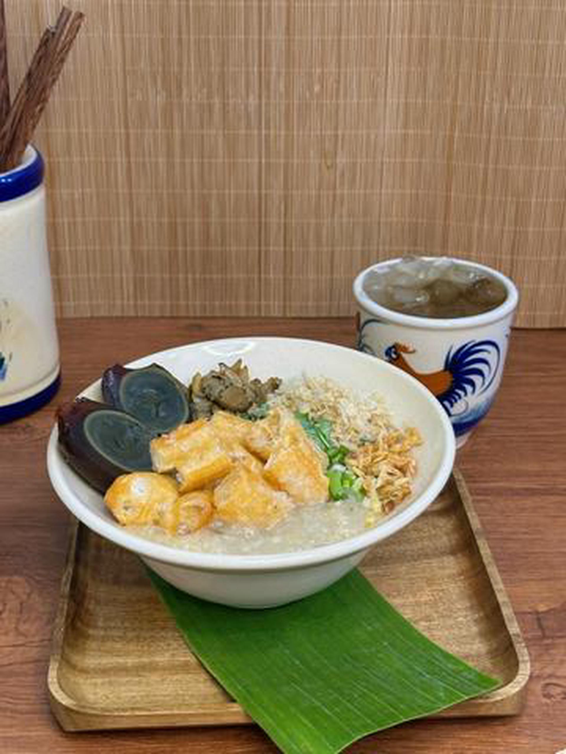Hình ảnh Combo Cháo Trai Hà Nội đủ đầy + nước trái cây ngâm