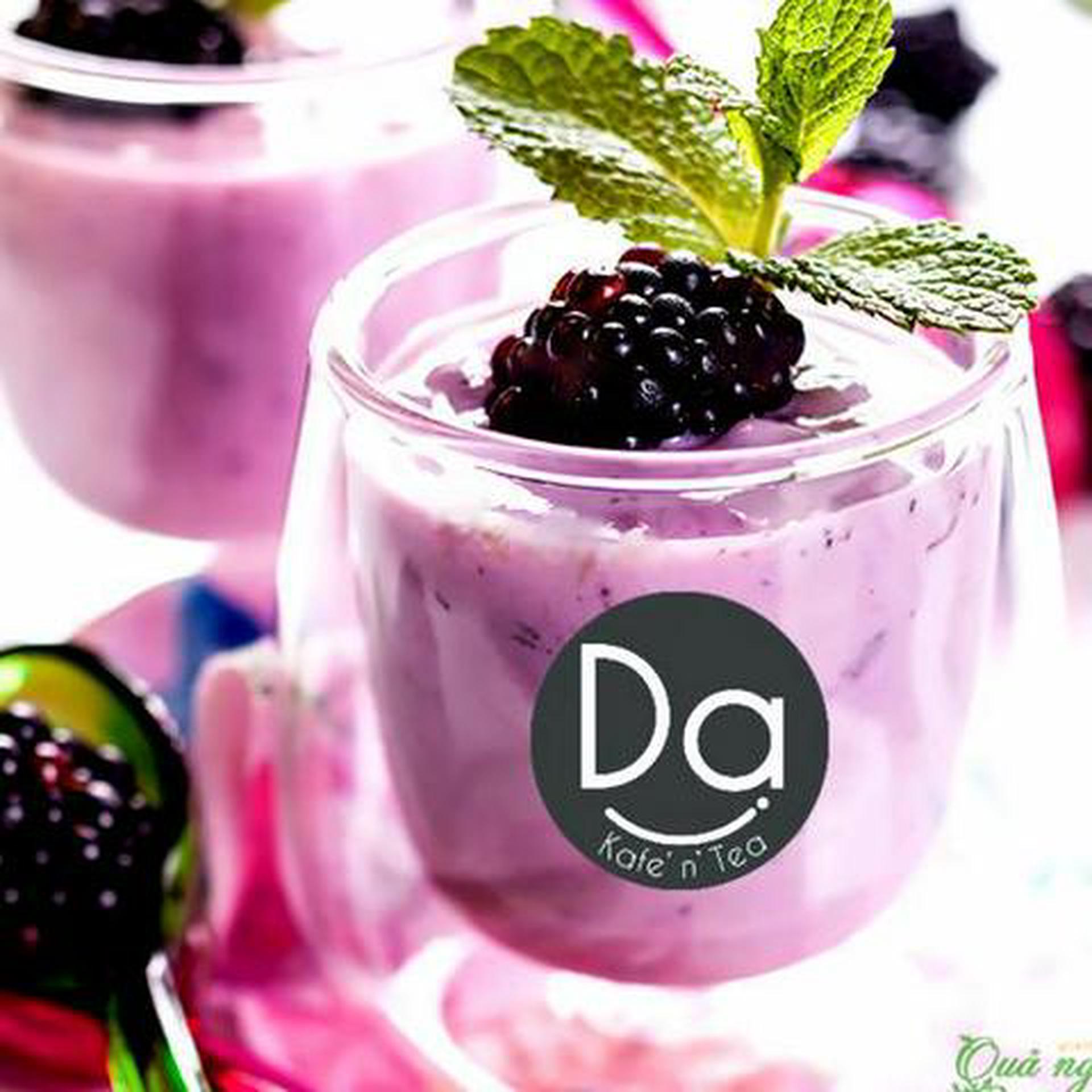 Hình ảnh Sữa chua dâu tằm đác