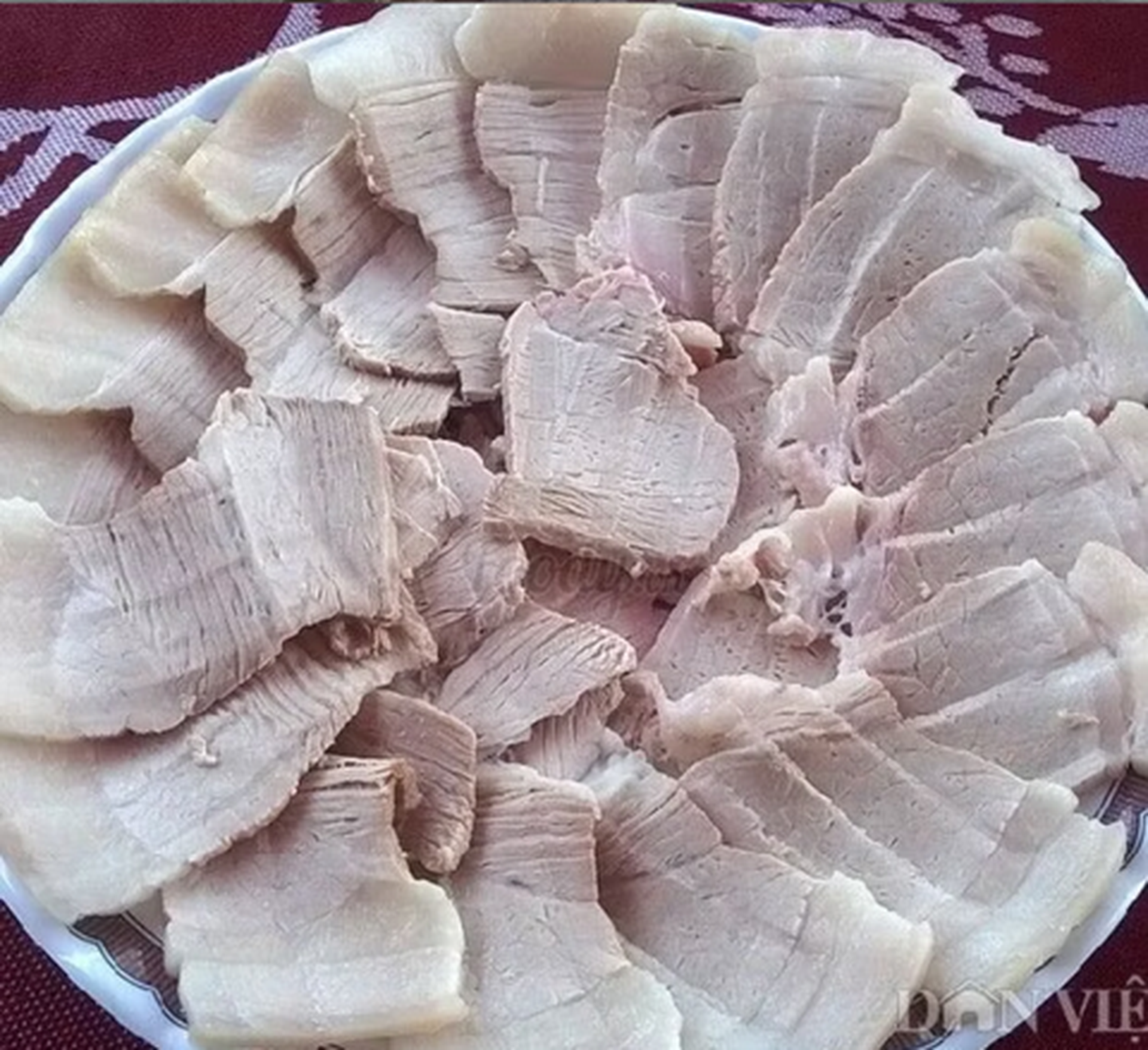 Hình ảnh thịt chân giò bó luộc