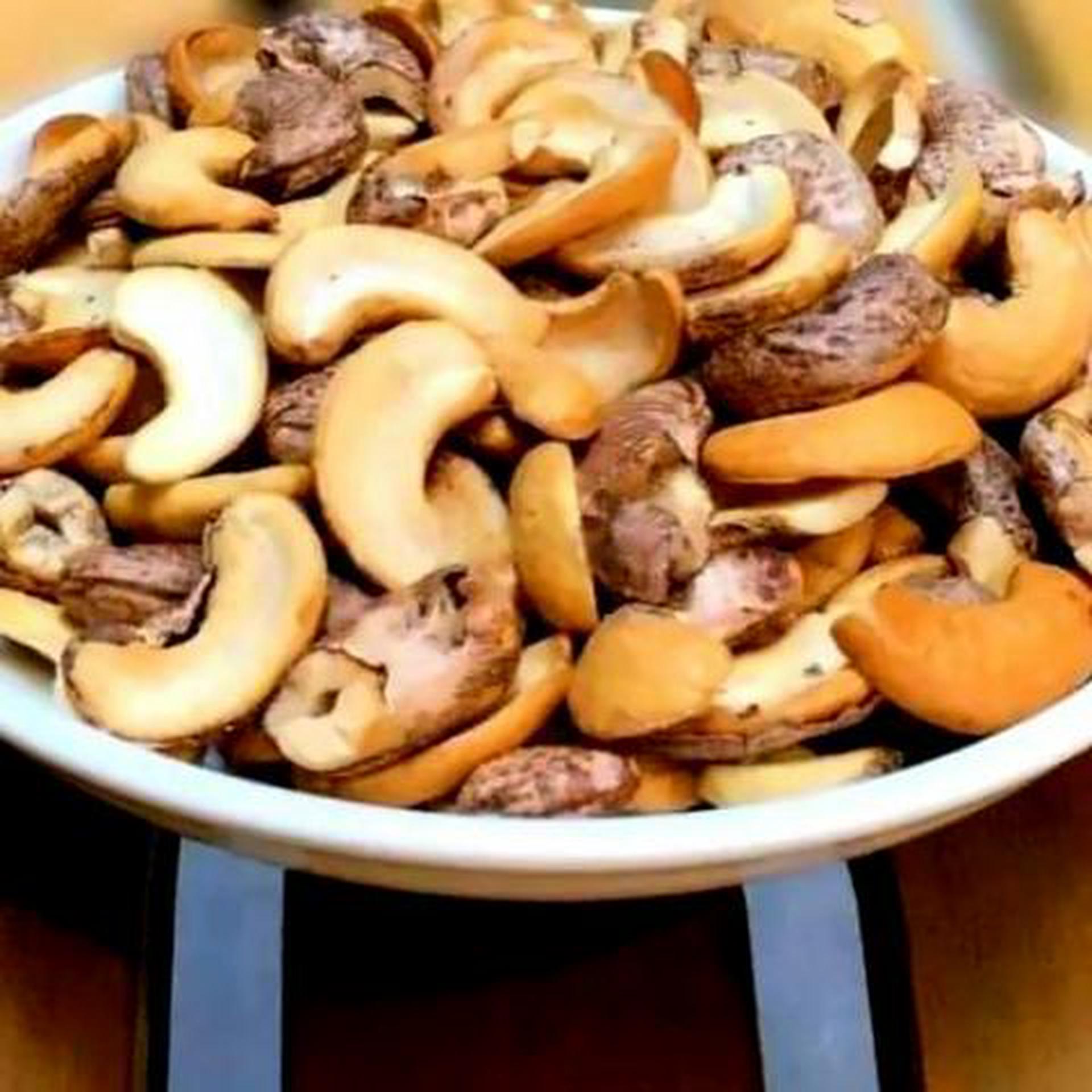 Hình ảnh Hủ 500gram hạt điều rang muối