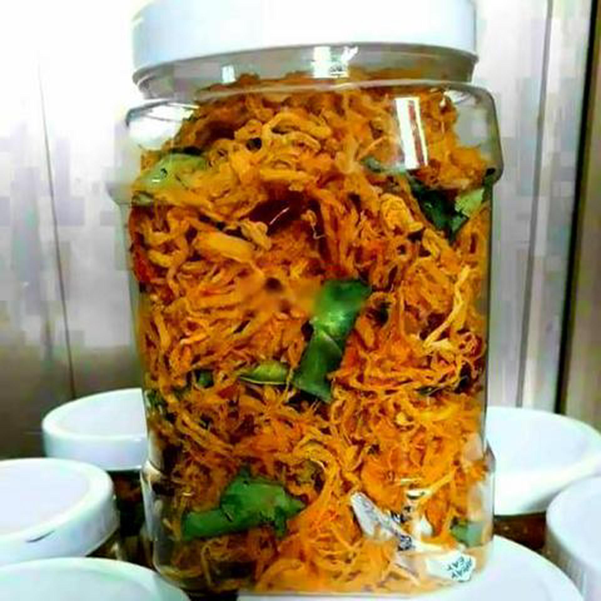 Hình ảnh Hủ 500gram khô gà lá chanh ngon loại 1