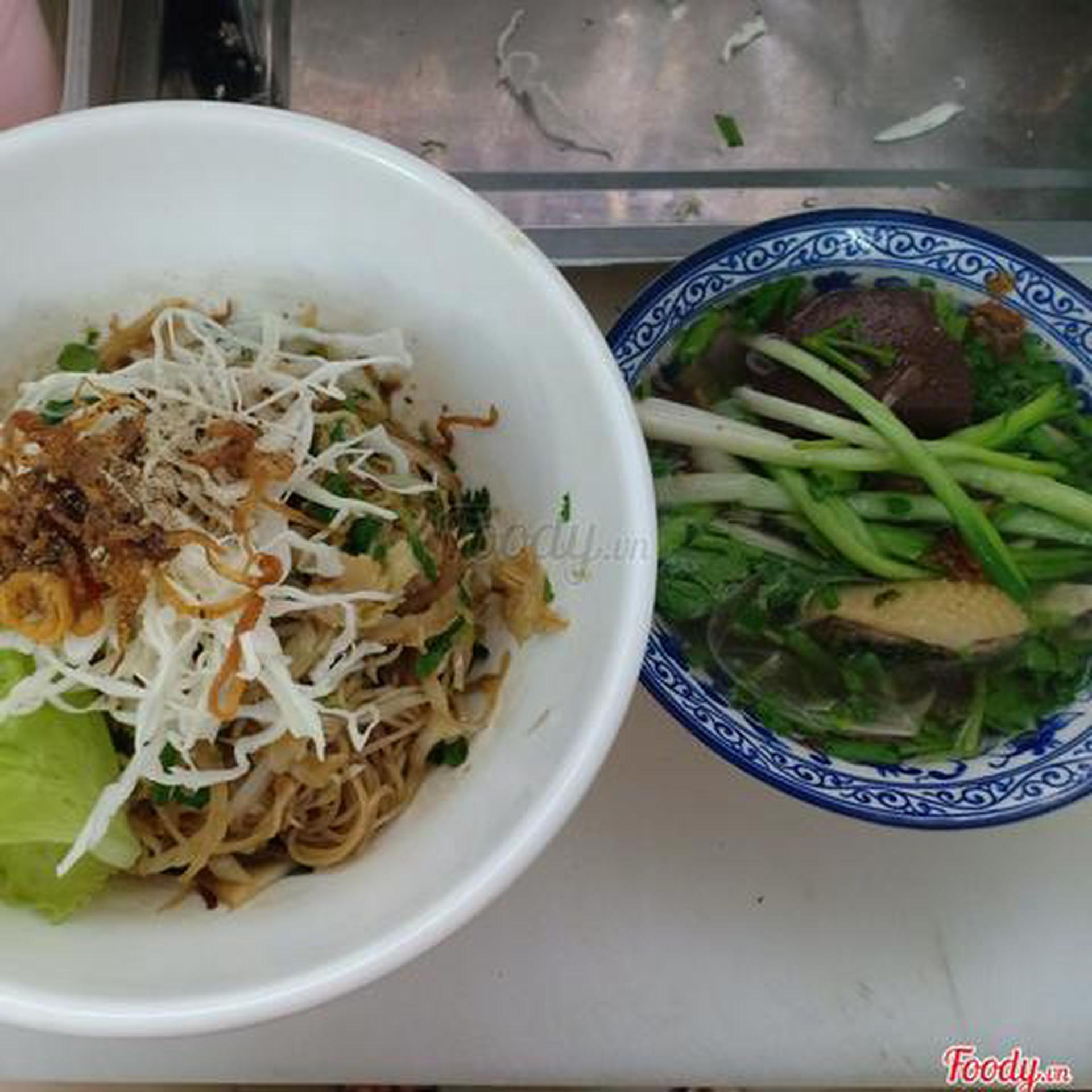 Hình ảnh Hủ tiếu khô cánh gà