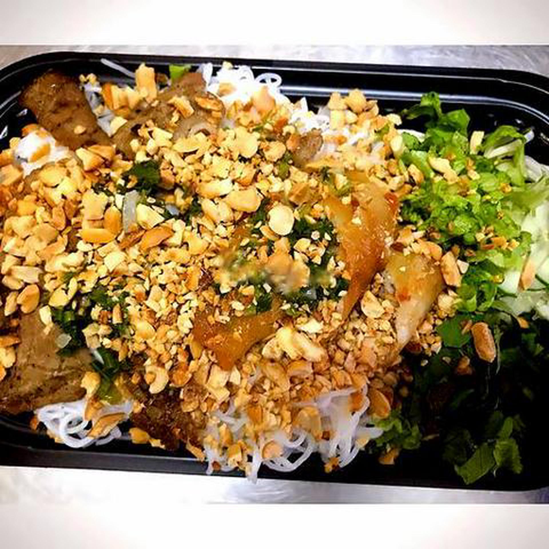 Hình ảnh Bún thịt nướng chả giò