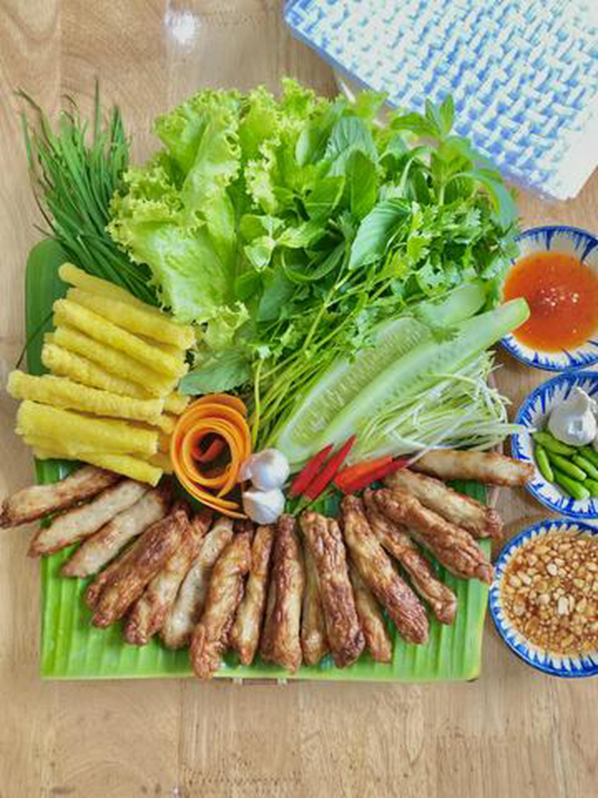 Hình ảnh Mẹt 500gr nem nướng siêu to cho 4-5 người