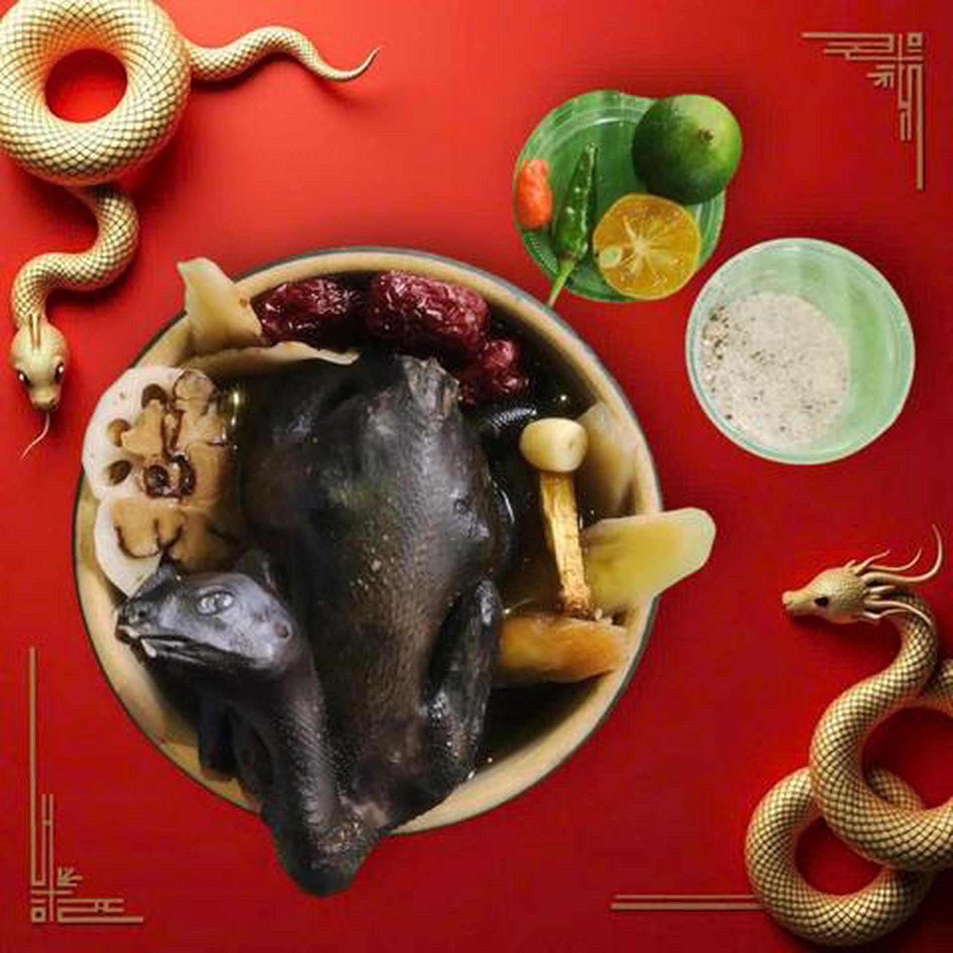 Hình ảnh Gà tiềm thuốc Bắc 