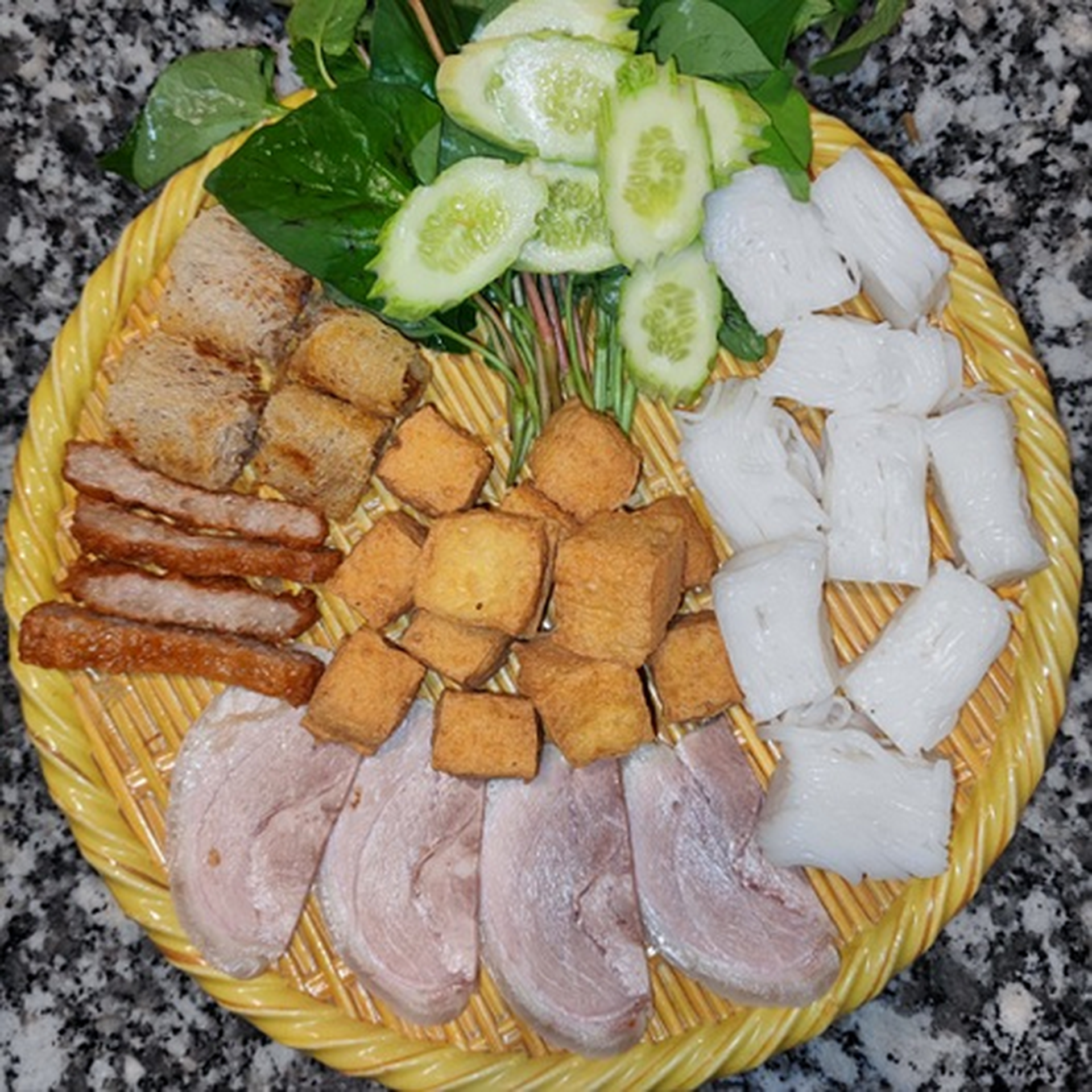Hình ảnh Bún đậu thịt chả