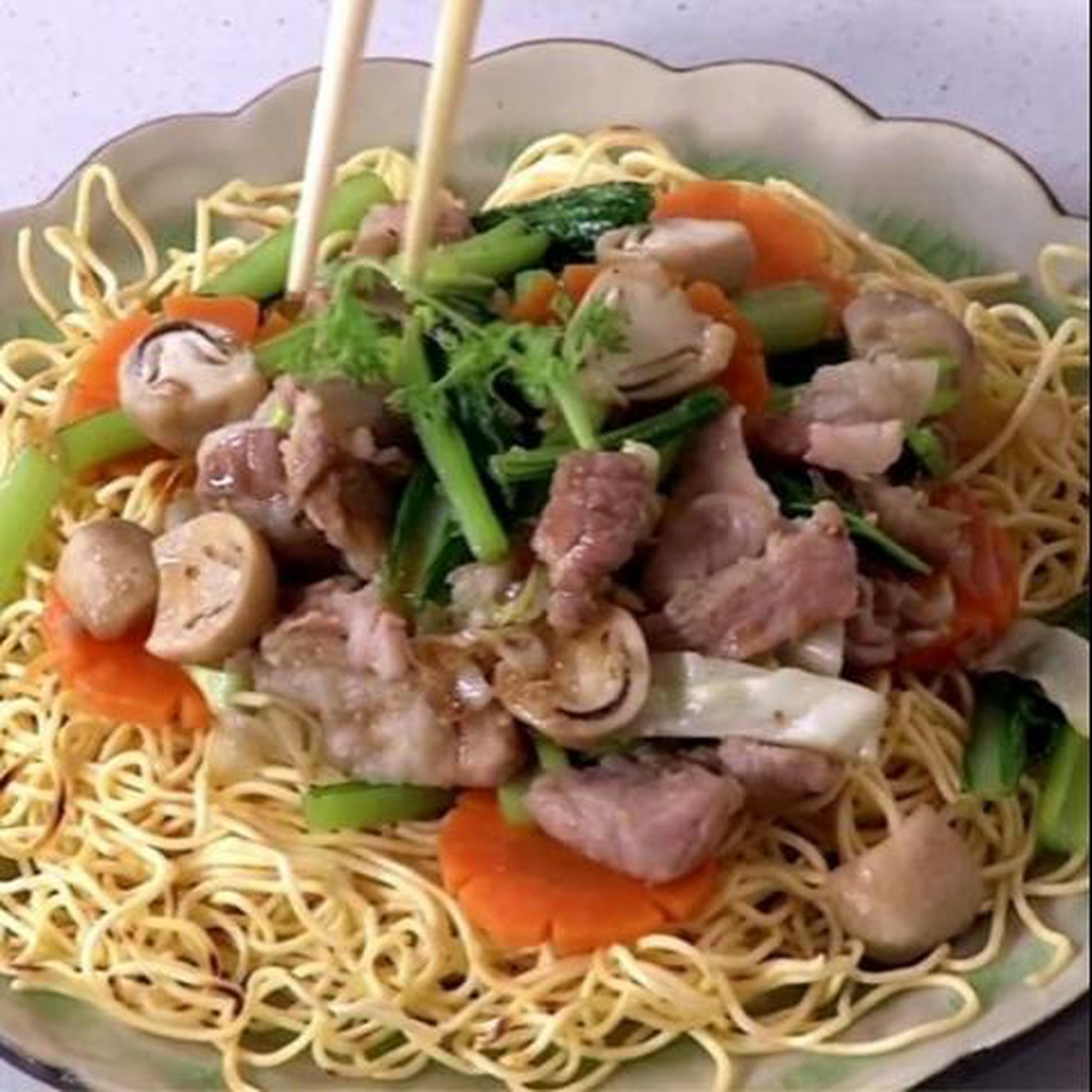 Hình ảnh Mì xào thịt heo