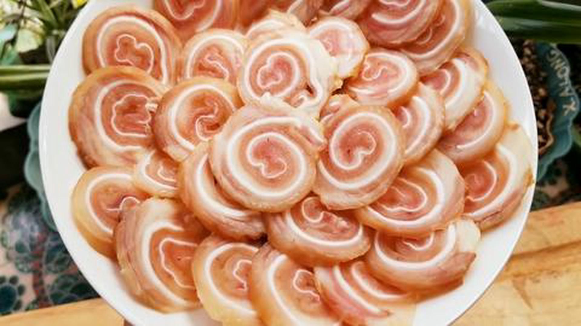 Hình ảnh Gỏi cuốn tai heo