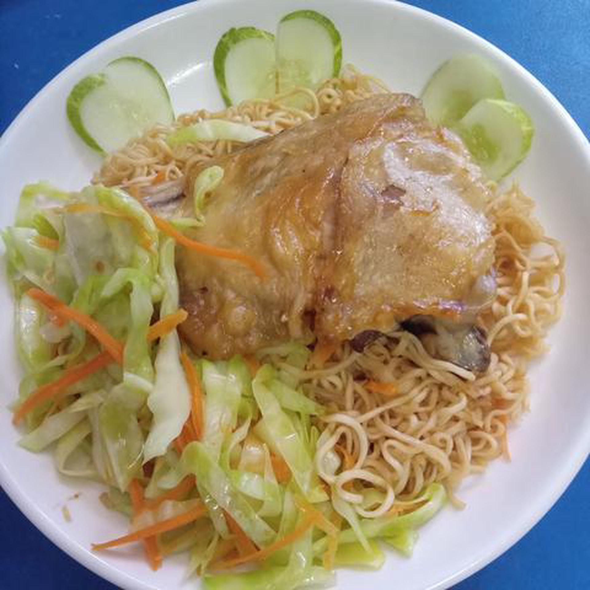 Hình ảnh Mì gà chiên nước mắm