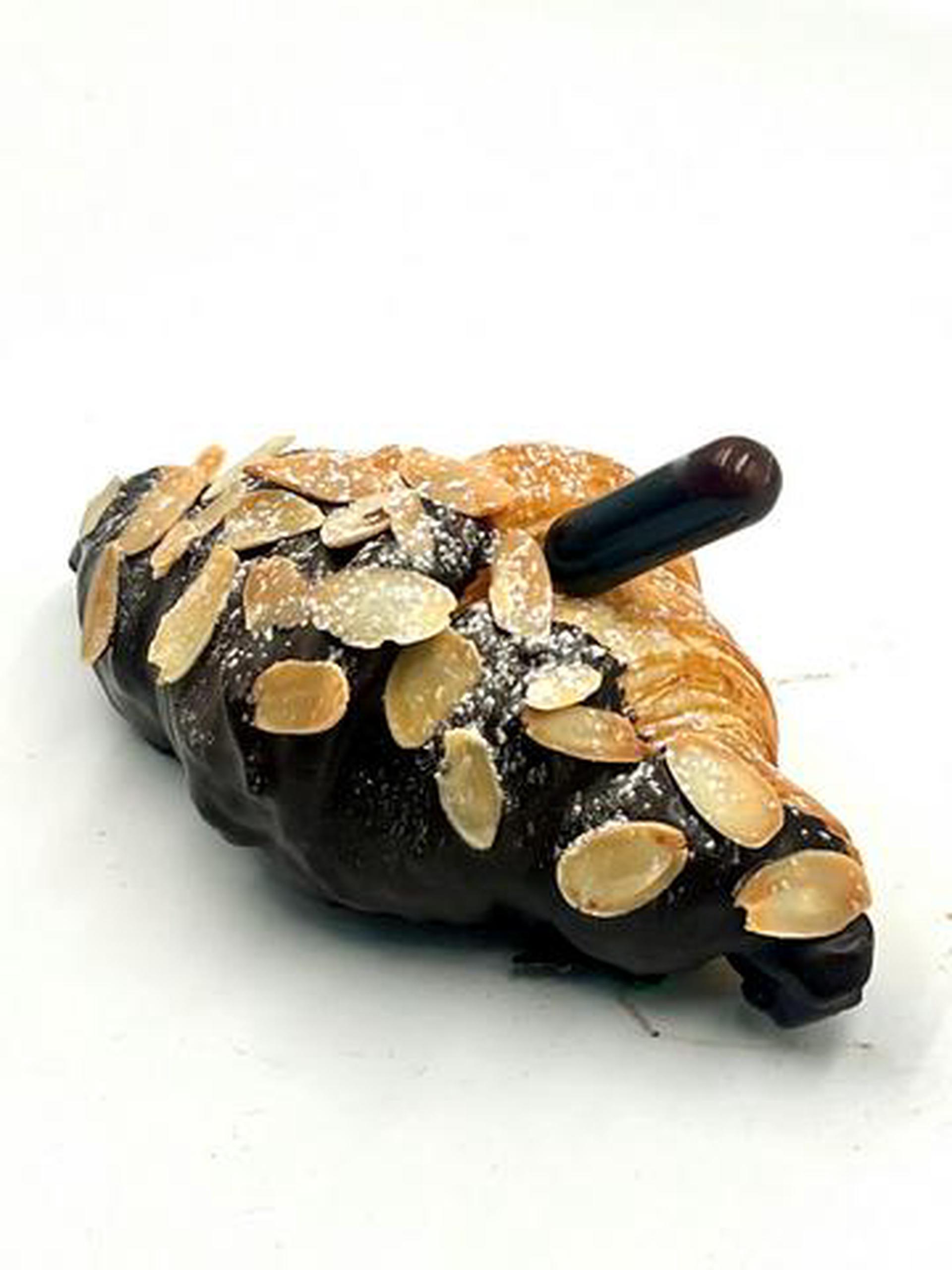 Hình ảnh chocolate & Almond Croissant