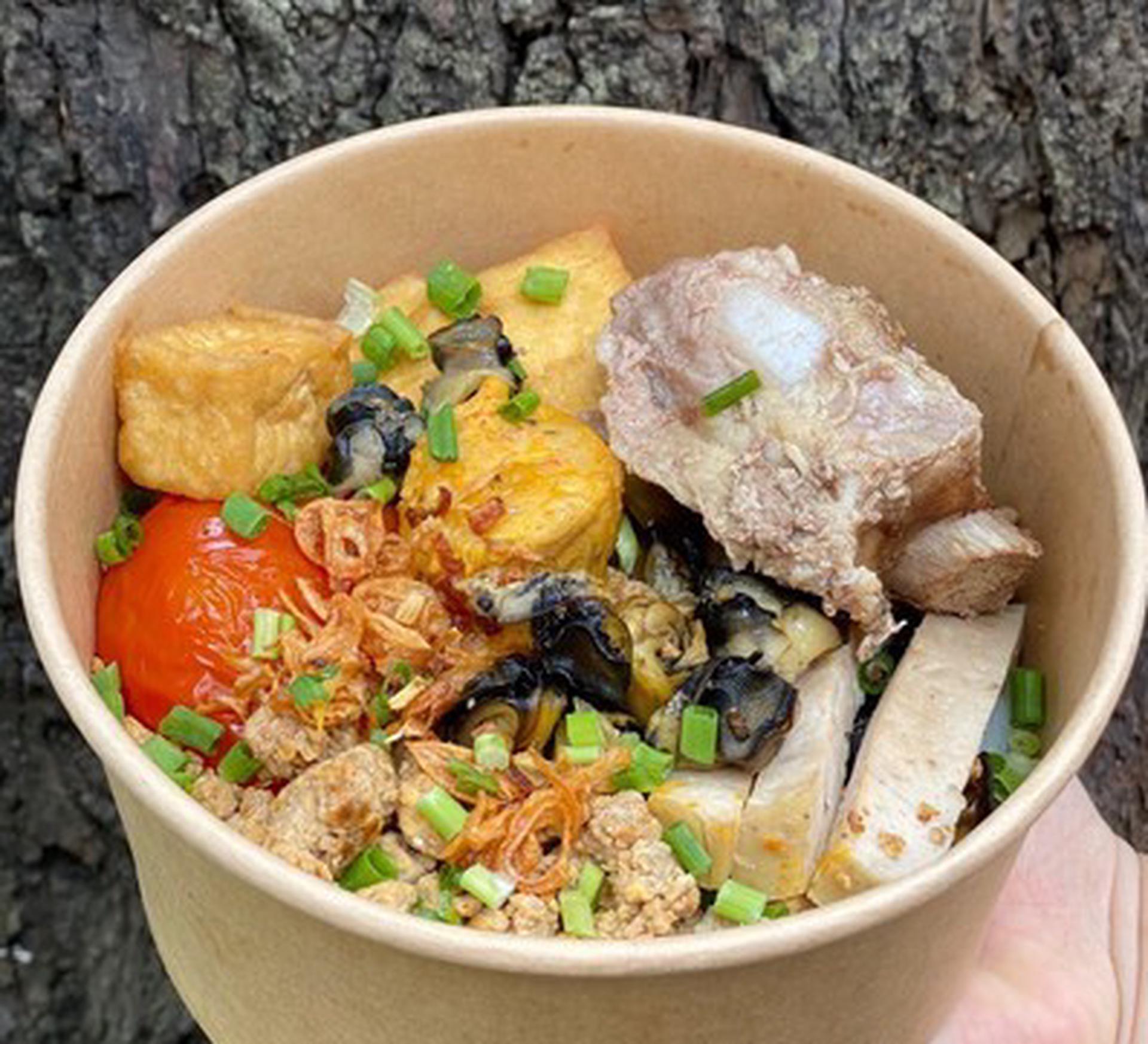 Hình ảnh Bún riêu cua đặc biệt