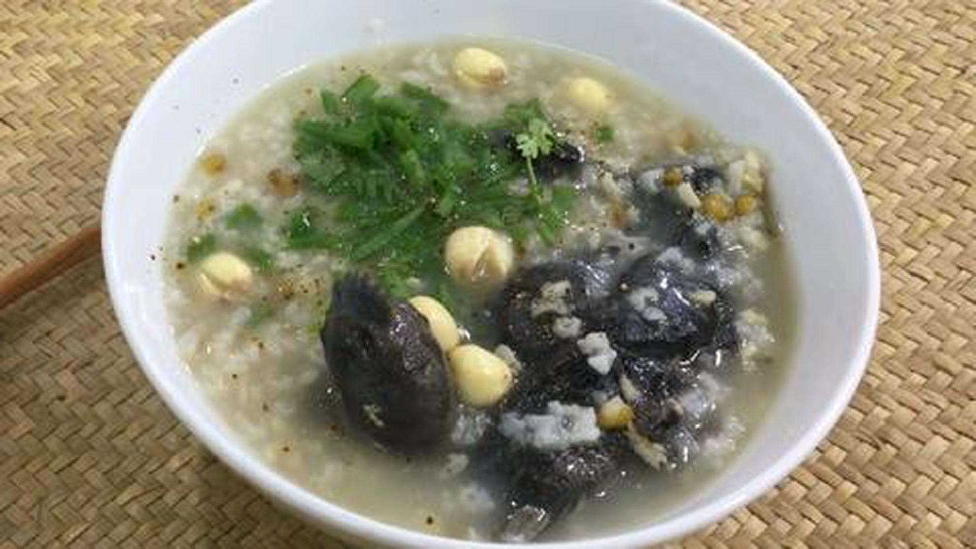 Hình ảnh Gà ác hầm cháo