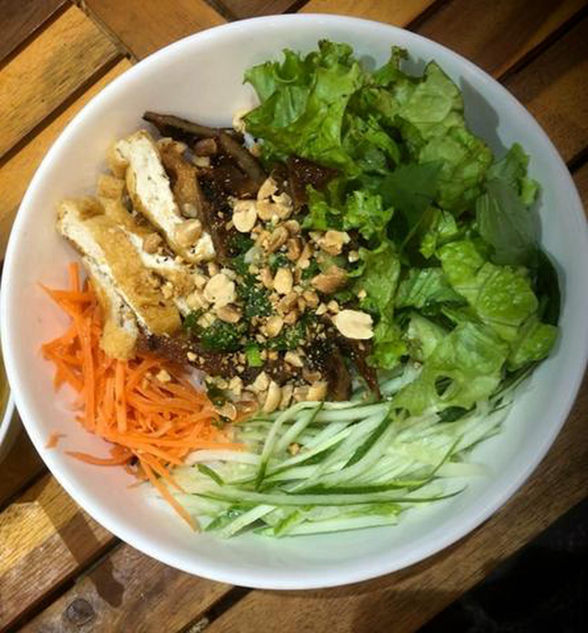 Hình ảnh Bún thịt nướng chay