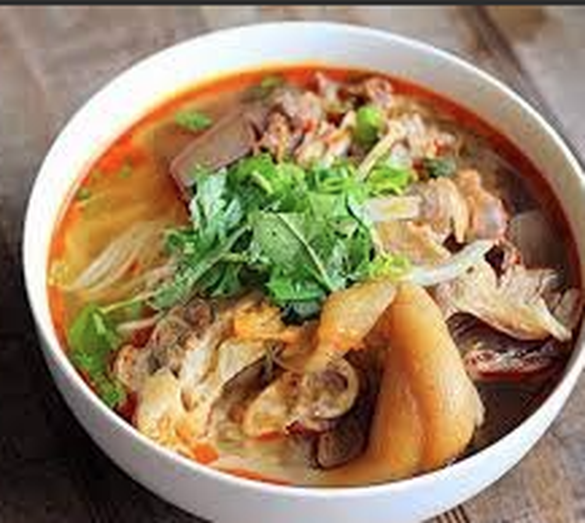Hình ảnh Bún bò giò chả Huế