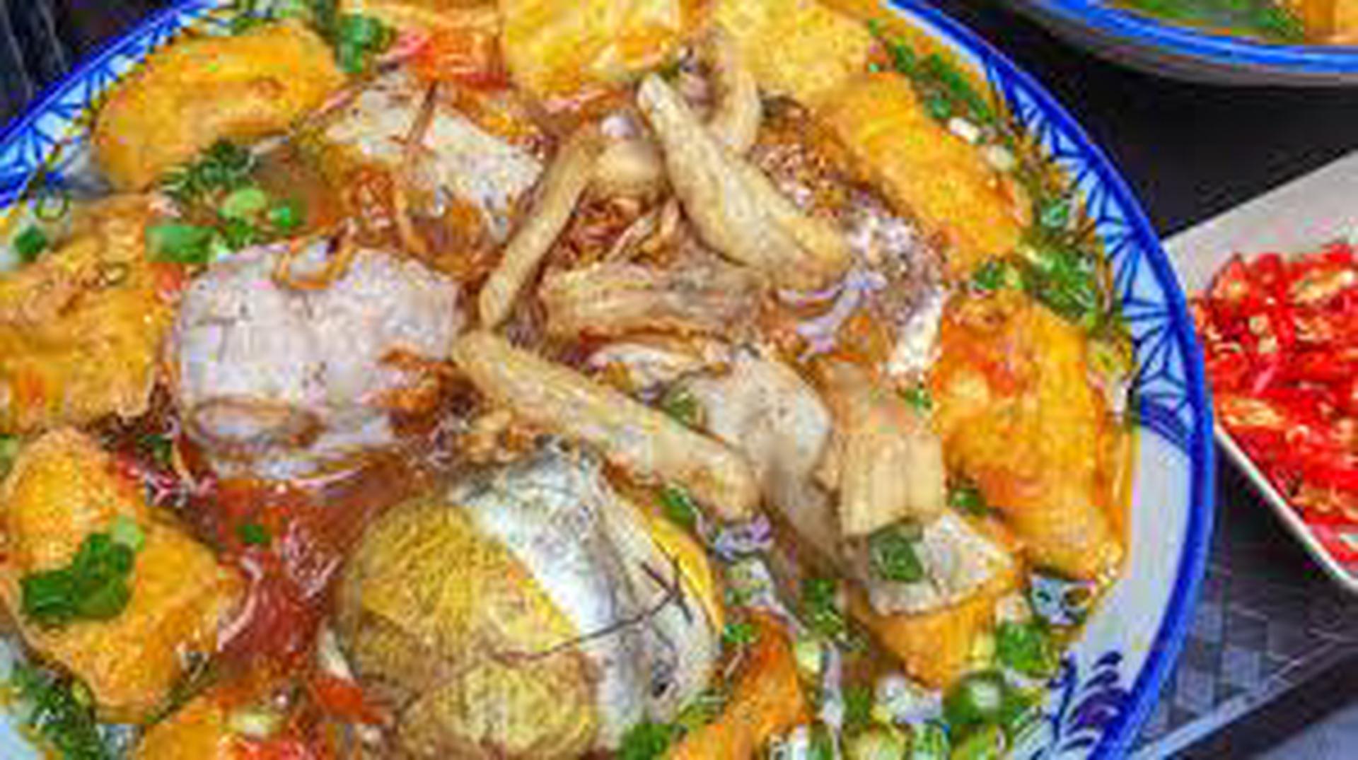 Hình ảnh Bún riêu tóp mỡ mọc giòn tô đặc biệt