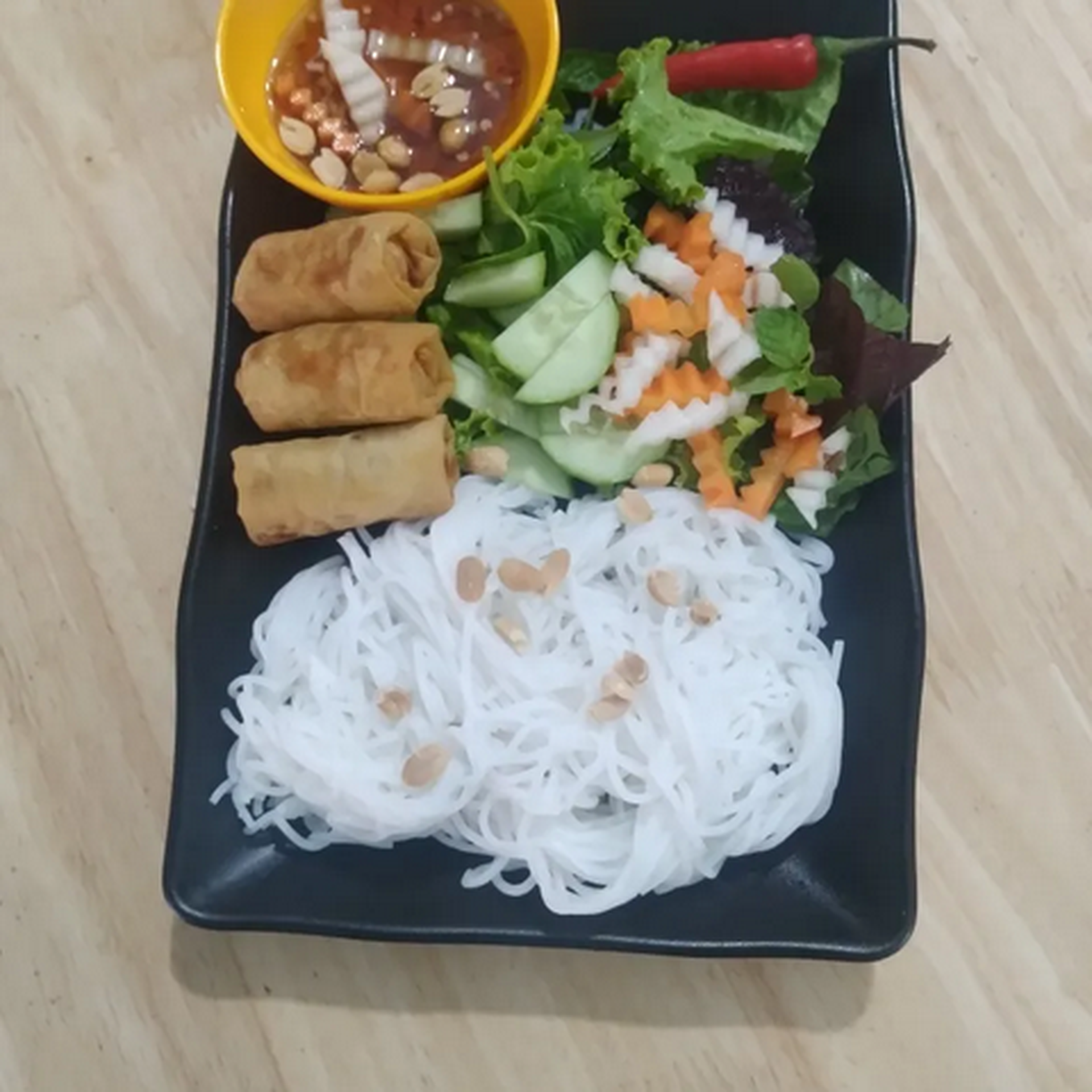 Hình ảnh Bún chả giò chay