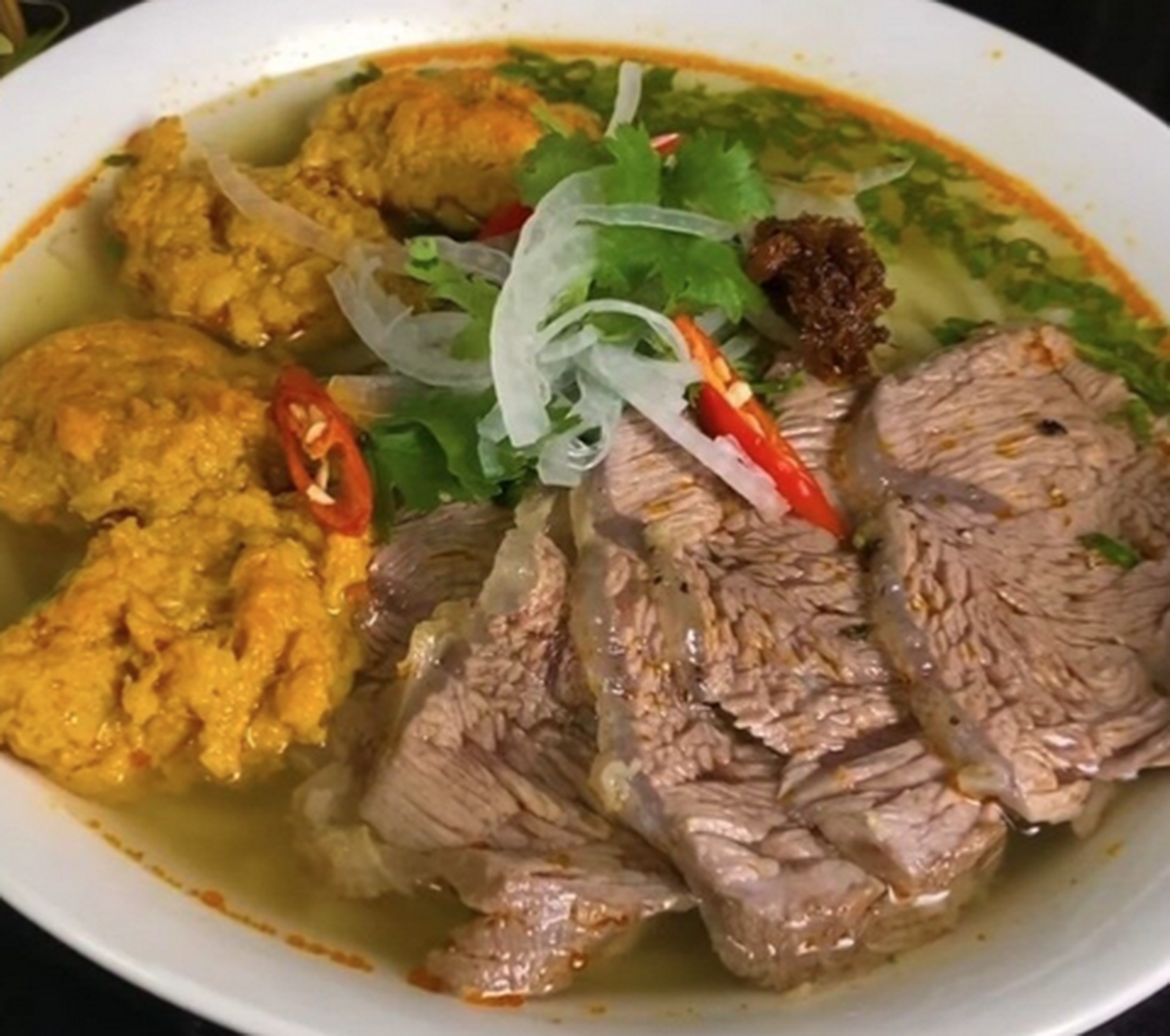Hình ảnh Bún bò giò chả cua