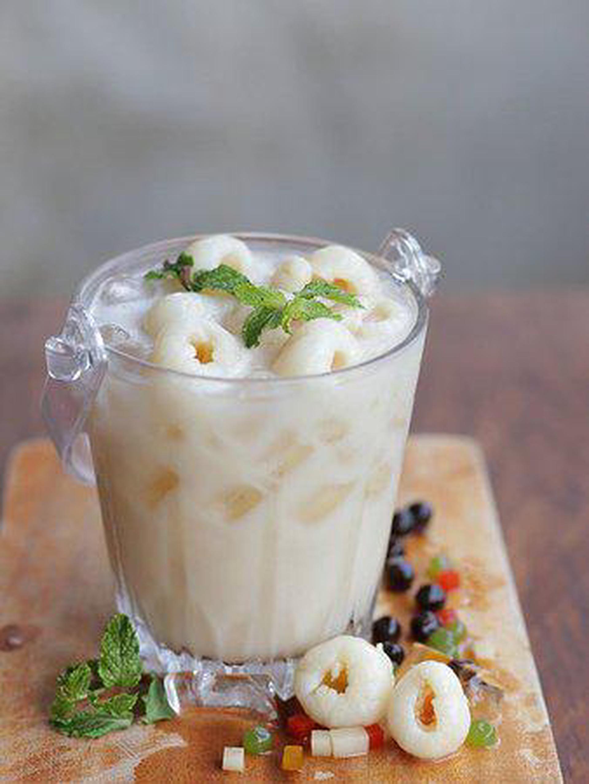 Hình ảnh Trà vải sữa miếng vải