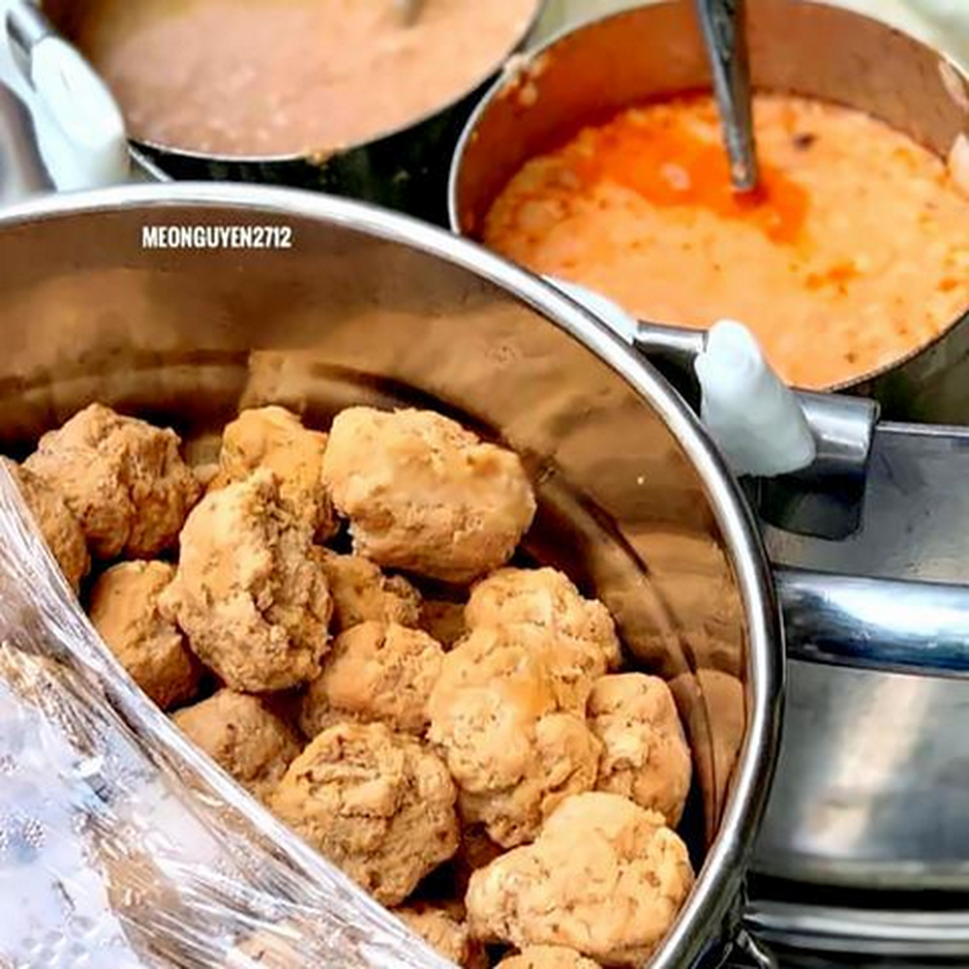 Hình ảnh Cháo sườn thịt viên lớn
