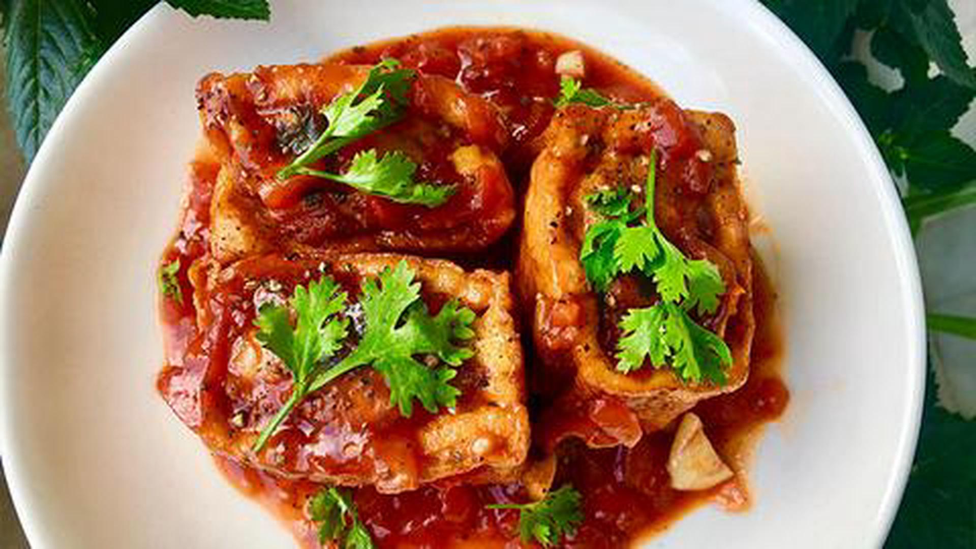 Hình ảnh Cơm - Tàu hủ dồn thịt sốt cà