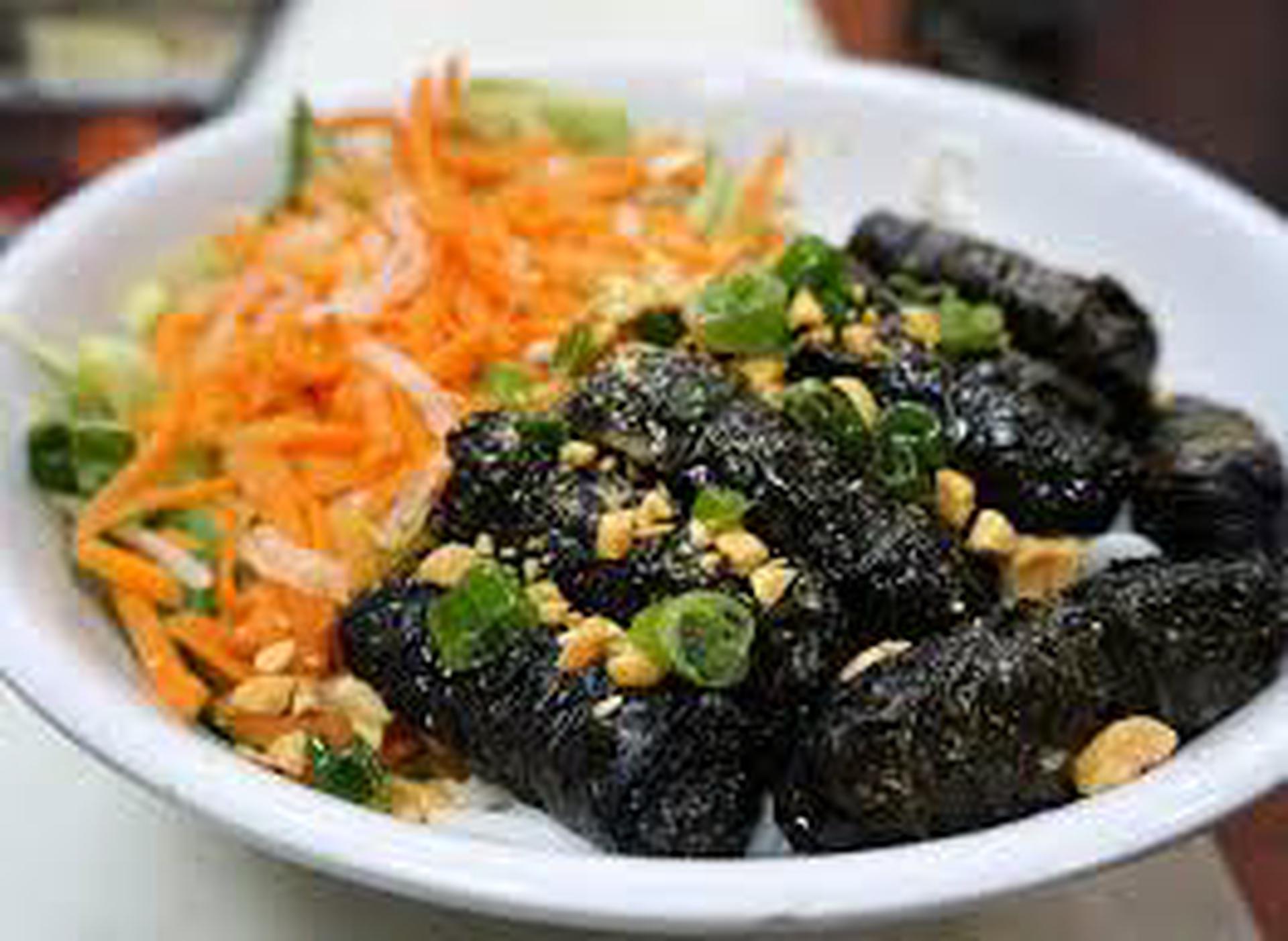 Hình ảnh Bún bò lá lốt