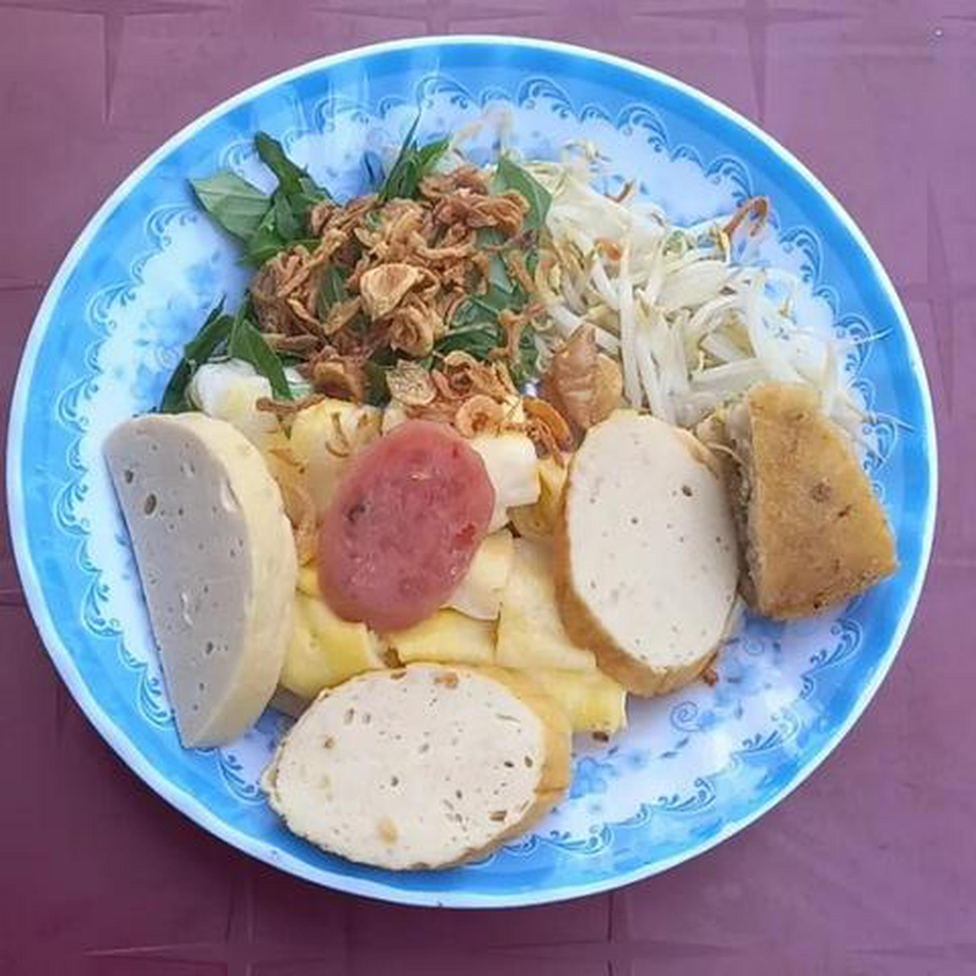 Hình ảnh Bánh ướt trứng đặc biệt