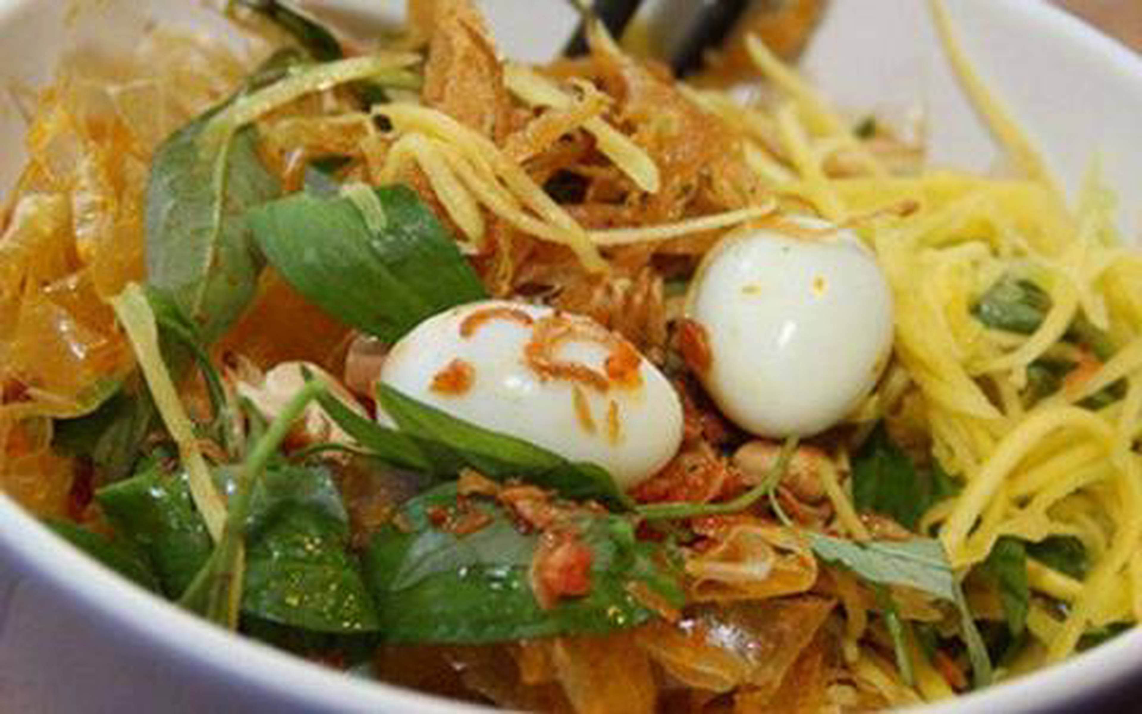 Hình ảnh Bánh Tráng Cô Sương - Bánh Tráng Chấm & Bánh Tráng Cuốn - Phùng Văn Cung