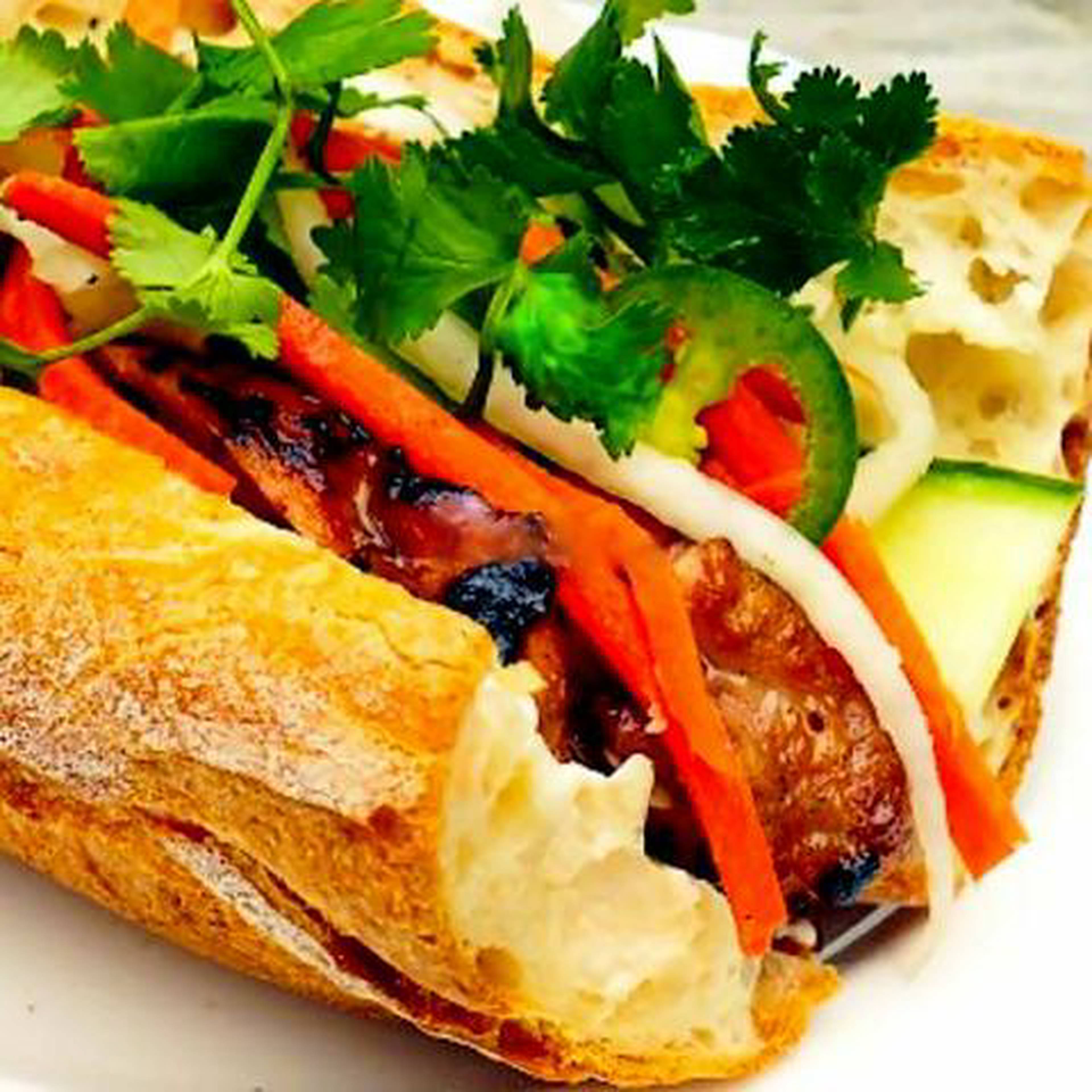 Hình ảnh Bánh Mì Lương Phan 3 - Đường Số 15