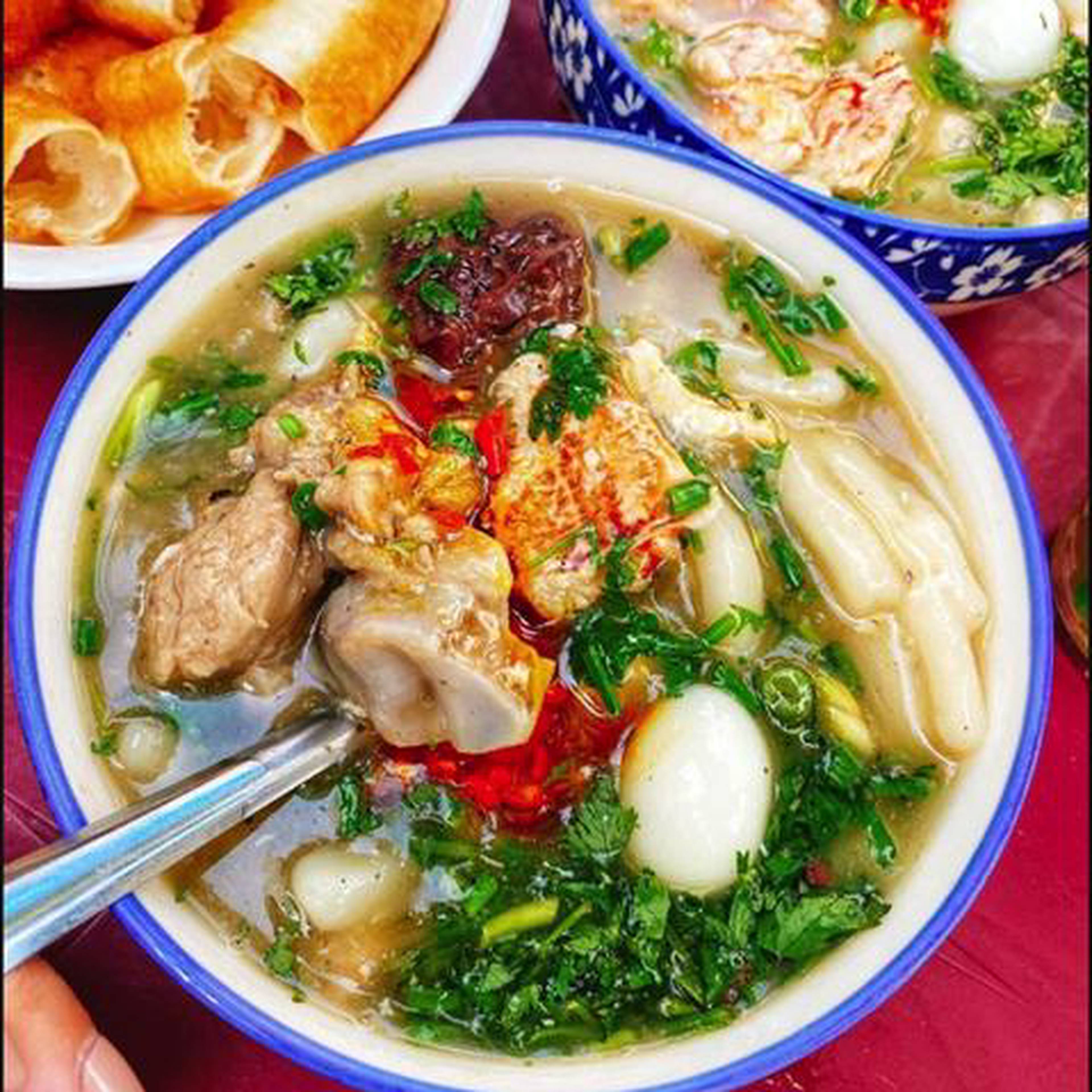 Hình ảnh Mạ Tôi - Bánh Canh Cua Bột Gạo Huế - Bùi Đình Túy