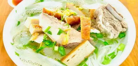 Hình ảnh Diệu - Bún Chả Cá Sứa Nha Trang - Lê Văn Quới