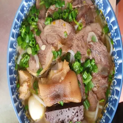 Hình ảnh Quang Vinh - Đặc Sản Bún Bò Huế - Triều Khúc