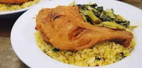 Hình ảnh Tùng Phát - Cơm Gà Xối Mỡ - Lâm Văn Bền