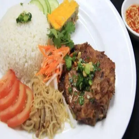 Hình ảnh Cơm Tấm Bom - Tên Lửa