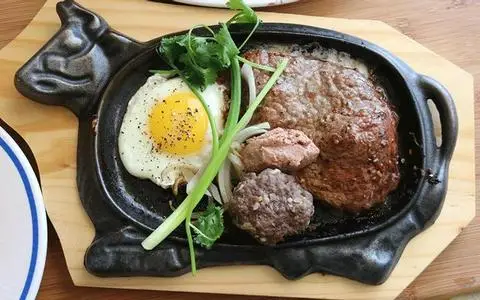 Hình ảnh Cô Ba - Bò Né & Nui Xào Bò - Hồ Thị Kỷ