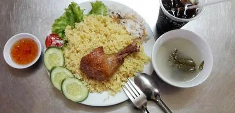Hình ảnh Cơm Gà Xối Mỡ Nũng Nịu - Nguyễn Văn Khối  