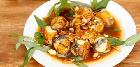 Hình ảnh Mẹ Núm - Hột Vịt Lộn - Cút Lộn -  Hoàng Hoa Thám