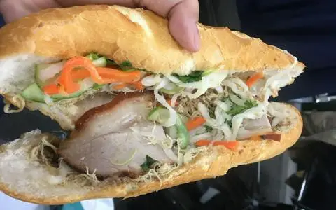 Hình ảnh Cô Mai - Xôi Gà, Xôi Mặn & Bánh Mì - Trần Quang Khải