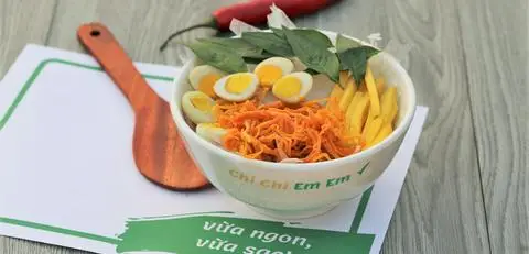 Hình ảnh Chị Chị Em Em - Tré Trộn, Chân Gà & Hồng Trà Tắc - Phạm Văn Bạch