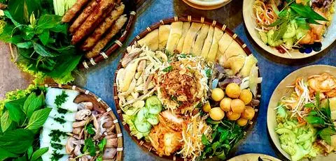 Hình ảnh Con Gà Mái - Cơm Gà Phú Yên - Nguyễn Văn Trỗi