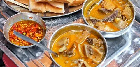 Hình ảnh Phá Lấu Cô Sáu - Tôn Đản